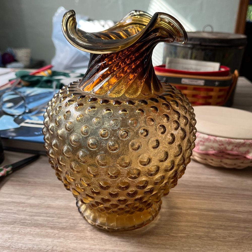 VINTAGE TIARA INDIANA AMBER HOBNAIL VASE 8 1/4 IN HIGH